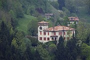 28 Maxi zoom verso il 'Castello della Botta' in Vetta di S. Pellegrino